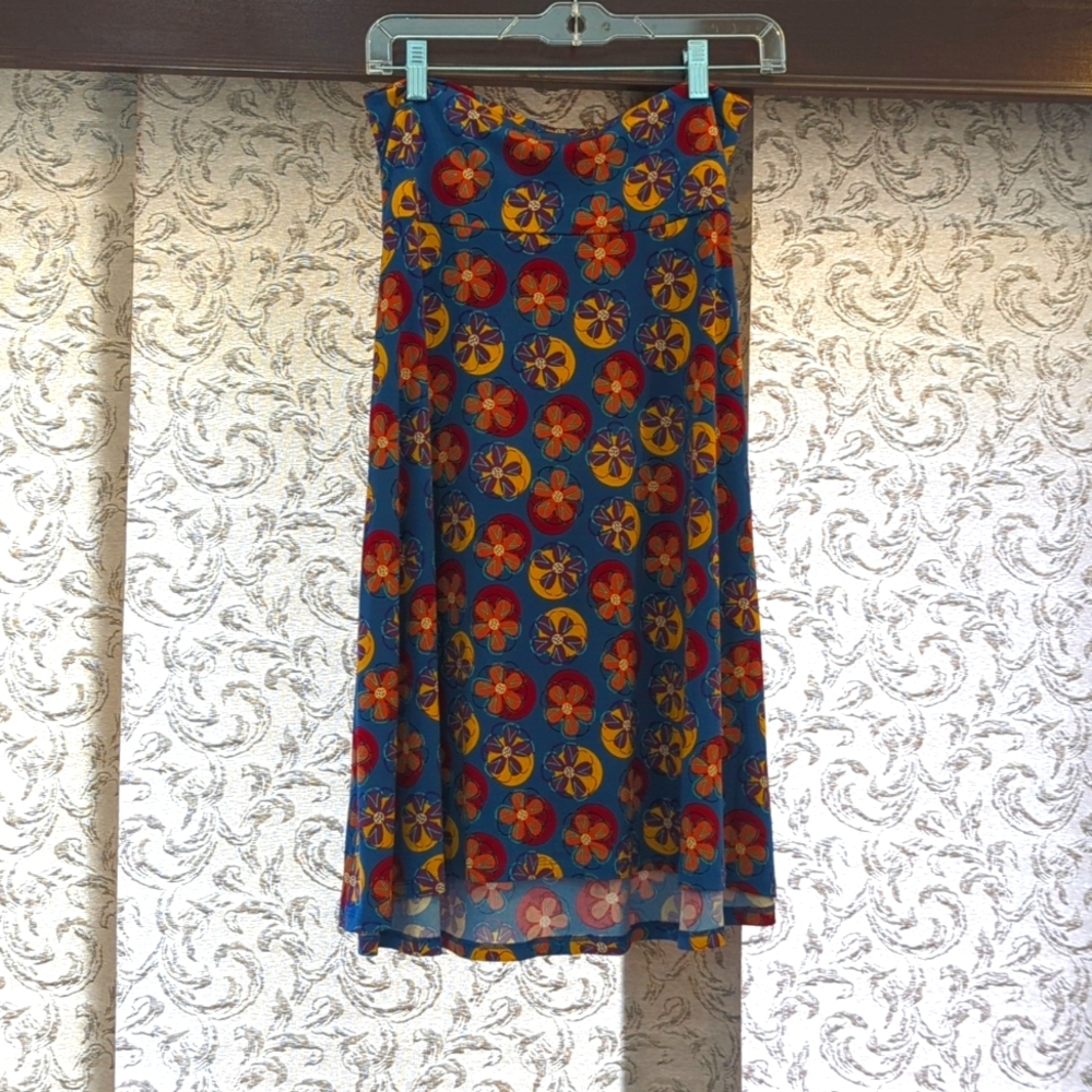 LuLaRoe Azure Skirt, size medium NWT